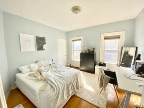 4 Alcott St, Unit 2 in Boston, MA - Foto de edificio - Building Photo