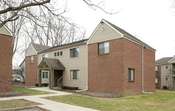 Mill Run Place Apartments in Dublin, OH - Building Photo - Building Photo