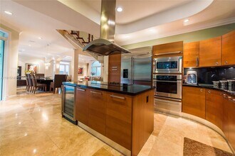 3665 Justison Rd in Miami, FL - Building Photo - Building Photo