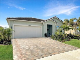 11965 Bohemian Pl in Venice, FL - Building Photo