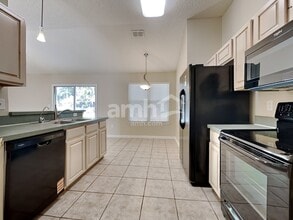 1411 Heather Glen Ln in Middleburg, FL - Foto de edificio - Building Photo