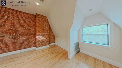 1203 Beacon St, Unit 5 in Brookline, MA - Building Photo - Building Photo