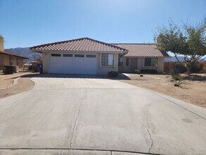 5790 Hall Ln in Twentynine Palms, CA - Building Photo - Building Photo