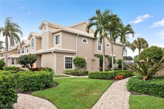 13601 Worthington Way in Bonita Springs, FL - Foto de edificio - Building Photo