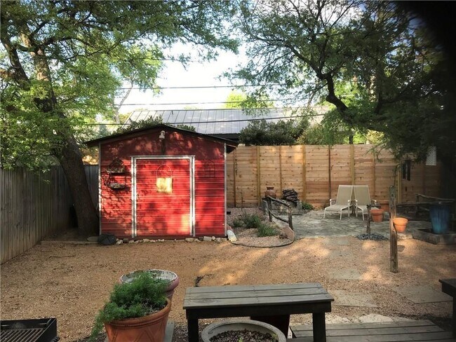 1308 Fairwood Rd in Austin, TX - Building Photo - Building Photo