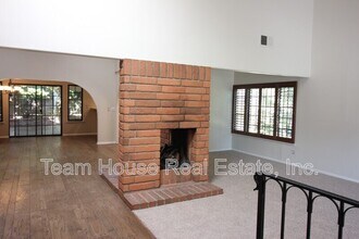 25433 Plaza Escovar in Santa Clarita, CA - Building Photo - Building Photo