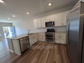 3433 Glenn Hope Wy in Matthews, NC - Building Photo - Building Photo