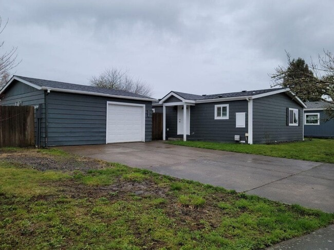 property at 930 NW Donahoo St