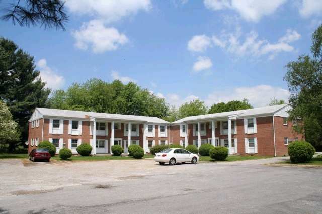 Mark Alan Apartments in Pulaski, VA - Building Photo