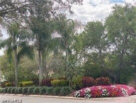 5070 Cedar Springs Dr in Naples, FL - Building Photo