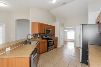 8834 Pebblebrooke Dr in Lakeland, FL - Building Photo - Building Photo