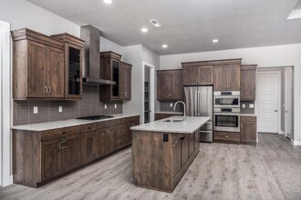 1861 N Mountain View Dr in Washington, UT - Building Photo - Building Photo