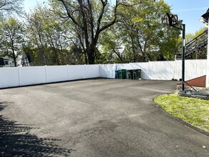 1811 Central Ave in Bridgeport, CT - Building Photo - Building Photo