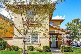 1553 Bonanza Ln in Folsom, CA - Building Photo