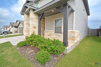 723 Myrtle Path in New Braunfels, TX - Building Photo - Building Photo