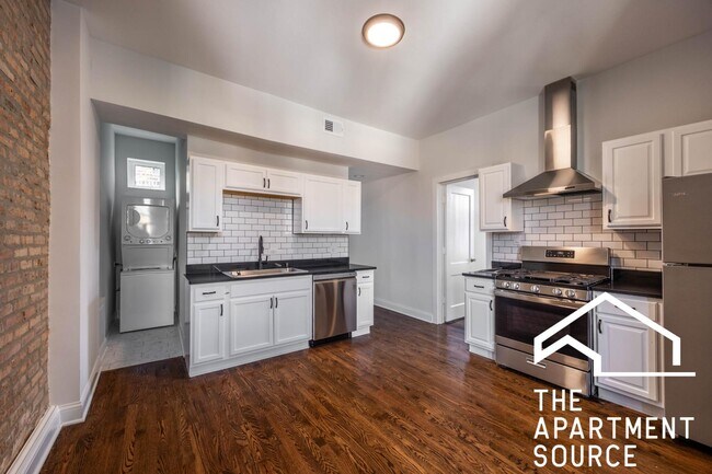 property at 2842 W Augusta Blvd
