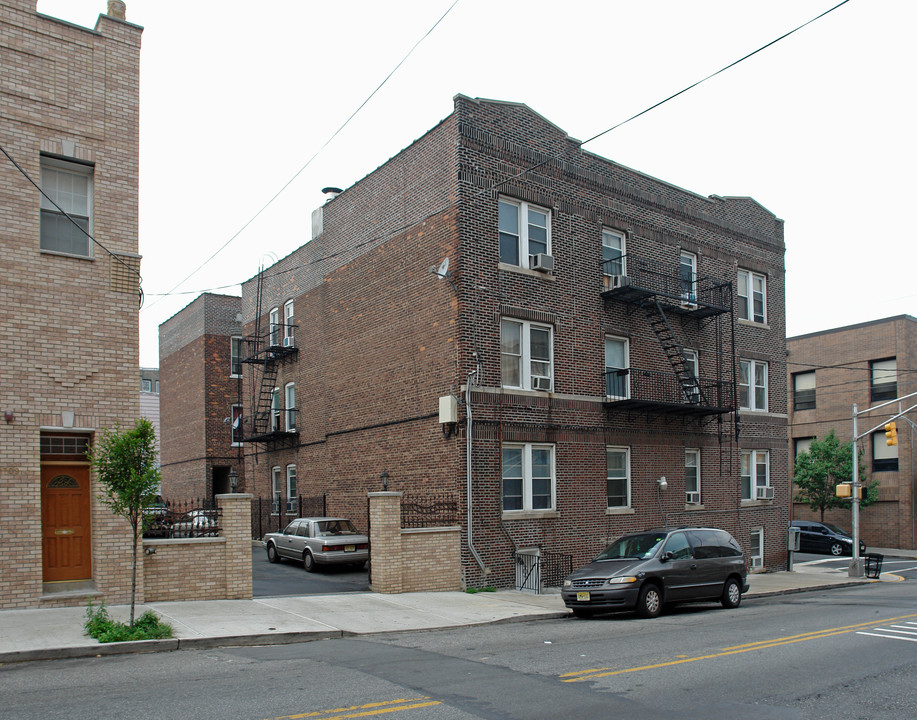 401 18th St in Union City, NJ - Foto de edificio