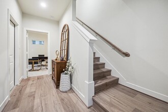 8512 Kolbe Ln in Houston, TX - Building Photo - Building Photo