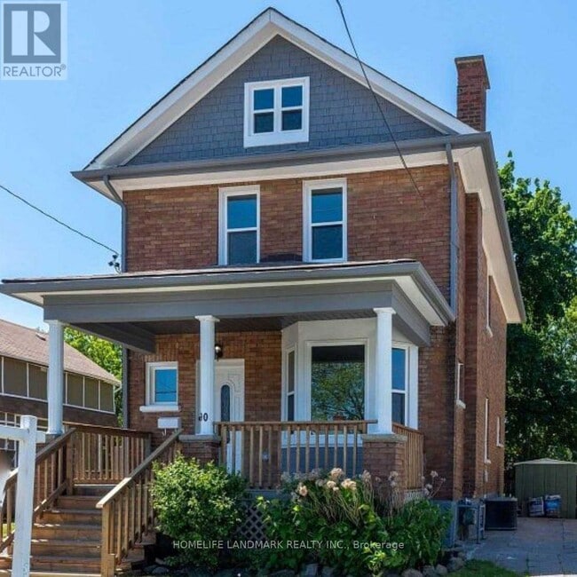 property at 90 Park Rd S