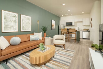 Streamliner Aldea in Glendale, AZ - Building Photo - Building Photo