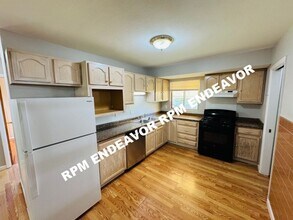 10406 Hobkirk Dr in St. Louis, MO - Building Photo - Building Photo