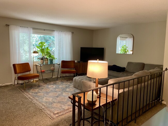 5662 Wood Duck Cir in Excelsior, MN - Building Photo - Building Photo
