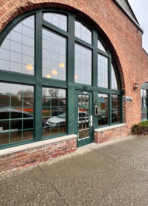 70 Johnes St in Newburgh, NY - Building Photo