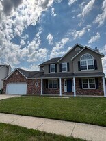 423 Larkway Dr in O'Fallon, IL - Building Photo