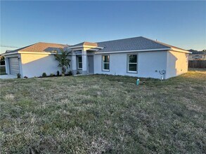 2803 65th St W in Lehigh Acres, FL - Building Photo - Building Photo