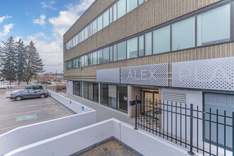 Kingsway Lofts & Apartments in Edmonton, AB - Building Photo - Building Photo