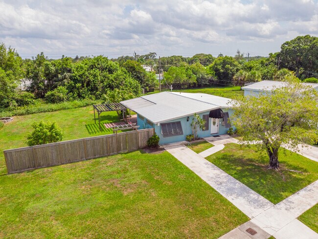 170 Banyan Dr in Port St. Lucie, FL - Building Photo - Building Photo