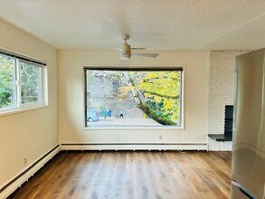 3334 SE 9th Ave, Unit 3334 in Portland, OR - Building Photo - Building Photo