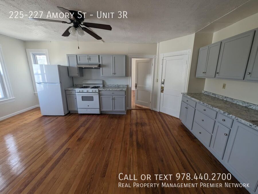 225-227 Amory St in Manchester, NH - Building Photo