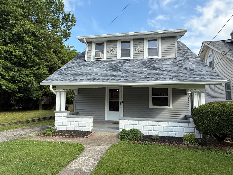 123 E High St in Jeffersonville, IN - Building Photo