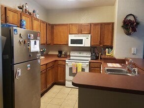 8102 Lillies Way in Orlando, FL - Building Photo - Building Photo
