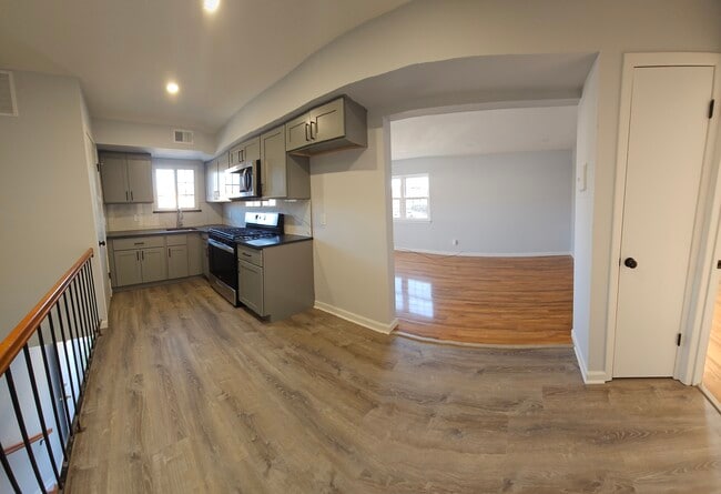 20 Franklin Ln, Unit A in Staten Island, NY - Building Photo - Building Photo