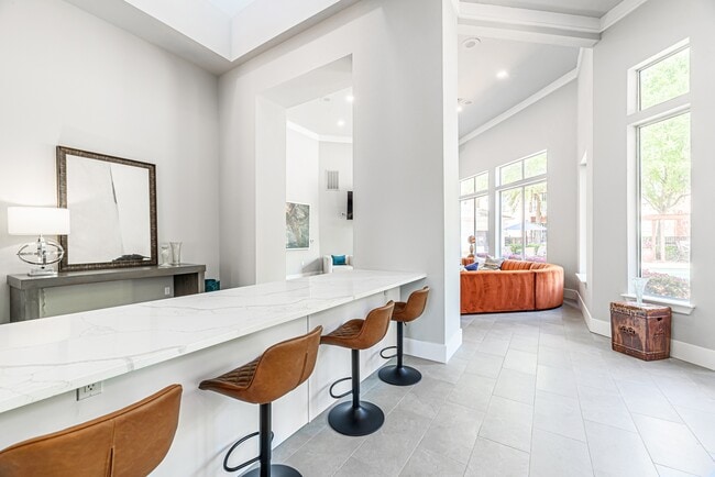 Oasis at Piney Point in Houston, TX - Building Photo - Building Photo