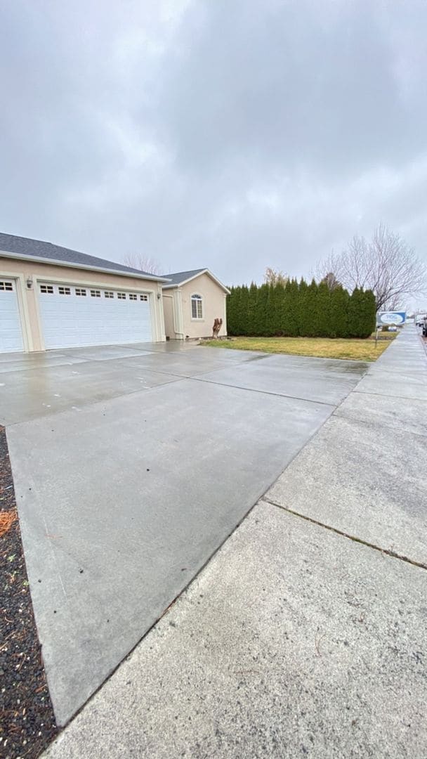 325 N Crestview Dr in Moses Lake, WA - Building Photo - Building Photo