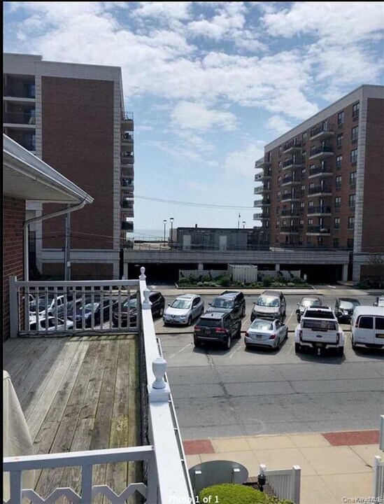 215 W Broadway in Long Beach, NY - Building Photo