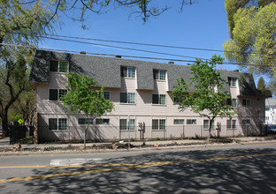 Normandy Arms Apartments in Sacramento, CA - Building Photo - Building Photo