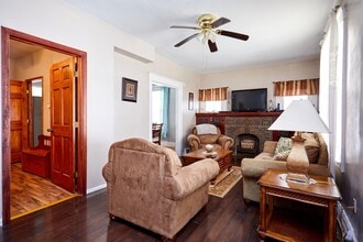 603 Wayne Ave in Ellwood City, PA - Building Photo - Building Photo