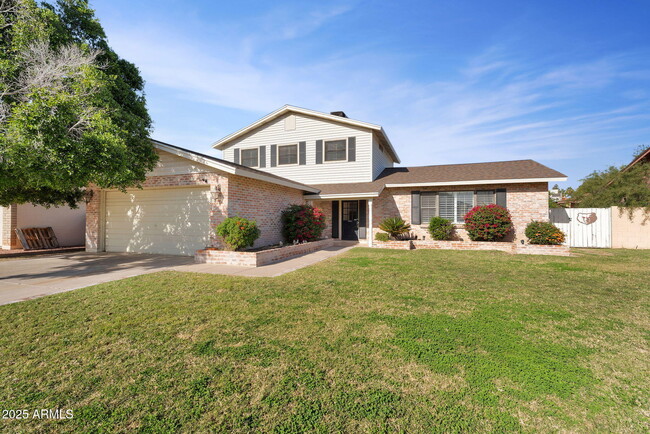 2542 W Nopal Ave in Mesa, AZ - Building Photo - Building Photo