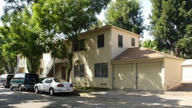 425 E Wellington Ave in Santa Ana, CA - Building Photo - Building Photo