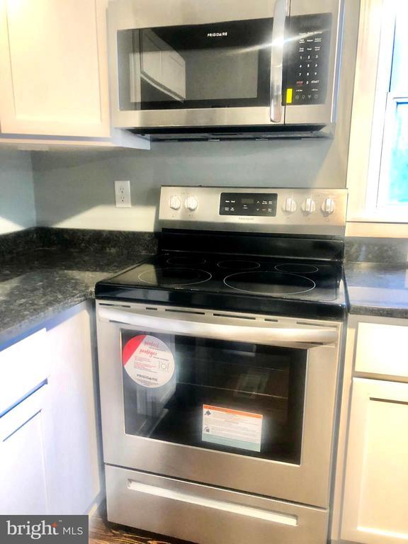 102 S Whissen St in Edinburg, VA - Building Photo - Building Photo