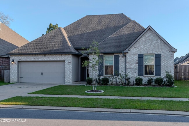 119 Deer Lake Ln in Lafayette, LA - Building Photo - Building Photo