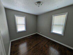 500 W Southside Blvd in Independence, MO - Building Photo - Building Photo