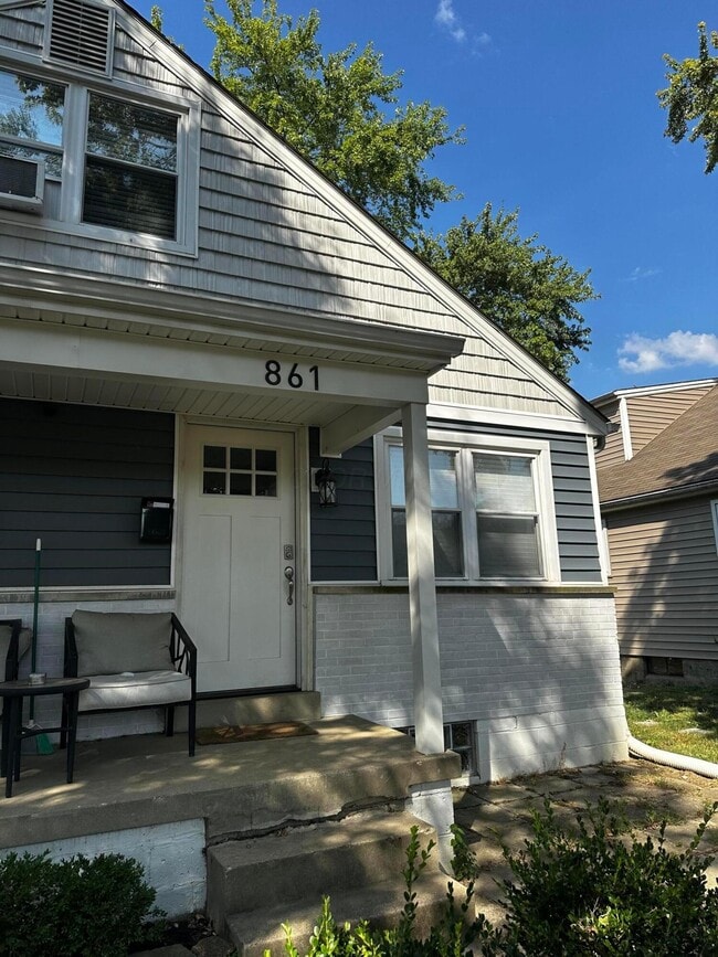 861 Palmer Rd in Columbus, OH - Building Photo - Building Photo