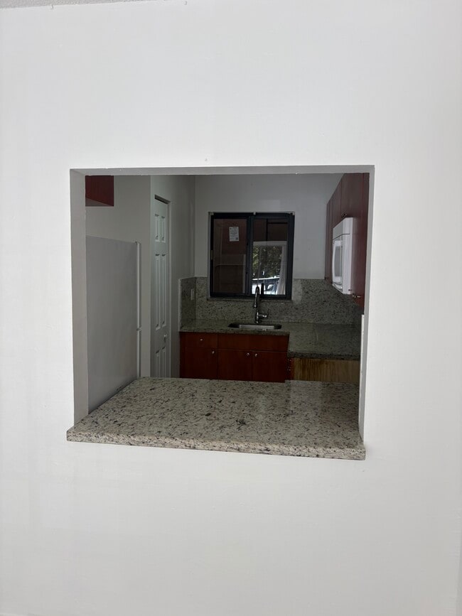 10851 SW 2nd St, Unit K202 in Miami, FL - Foto de edificio - Building Photo