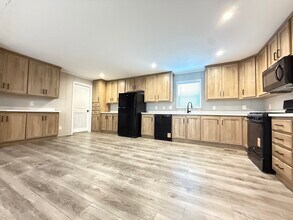 29647 Erie Ct in New Baltimore, MI - Foto de edificio - Building Photo