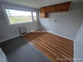 18 Main Rd in Holden, ME - Building Photo